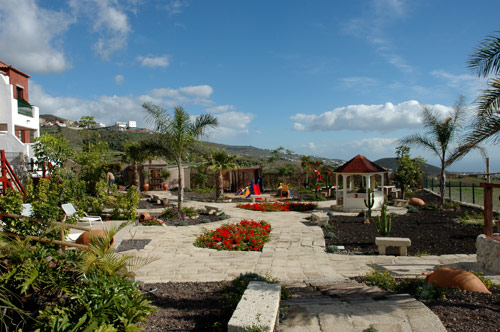 Großzügiger Garten mit Pavillon 